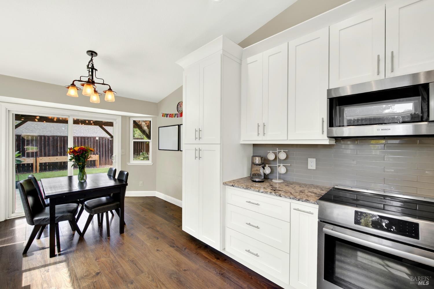 Detail Gallery Image 12 of 48 For 376 Bishop Dr, Vacaville,  CA 95687 - 3 Beds | 2 Baths