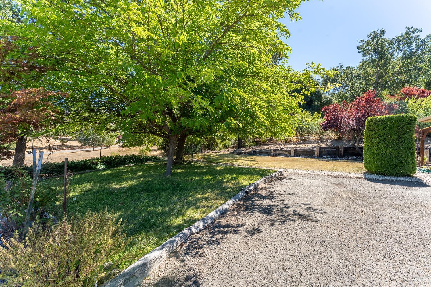 Detail Gallery Image 5 of 33 For 641 Blue Oak Dr, Ukiah,  CA 95482 - 4 Beds | 2 Baths