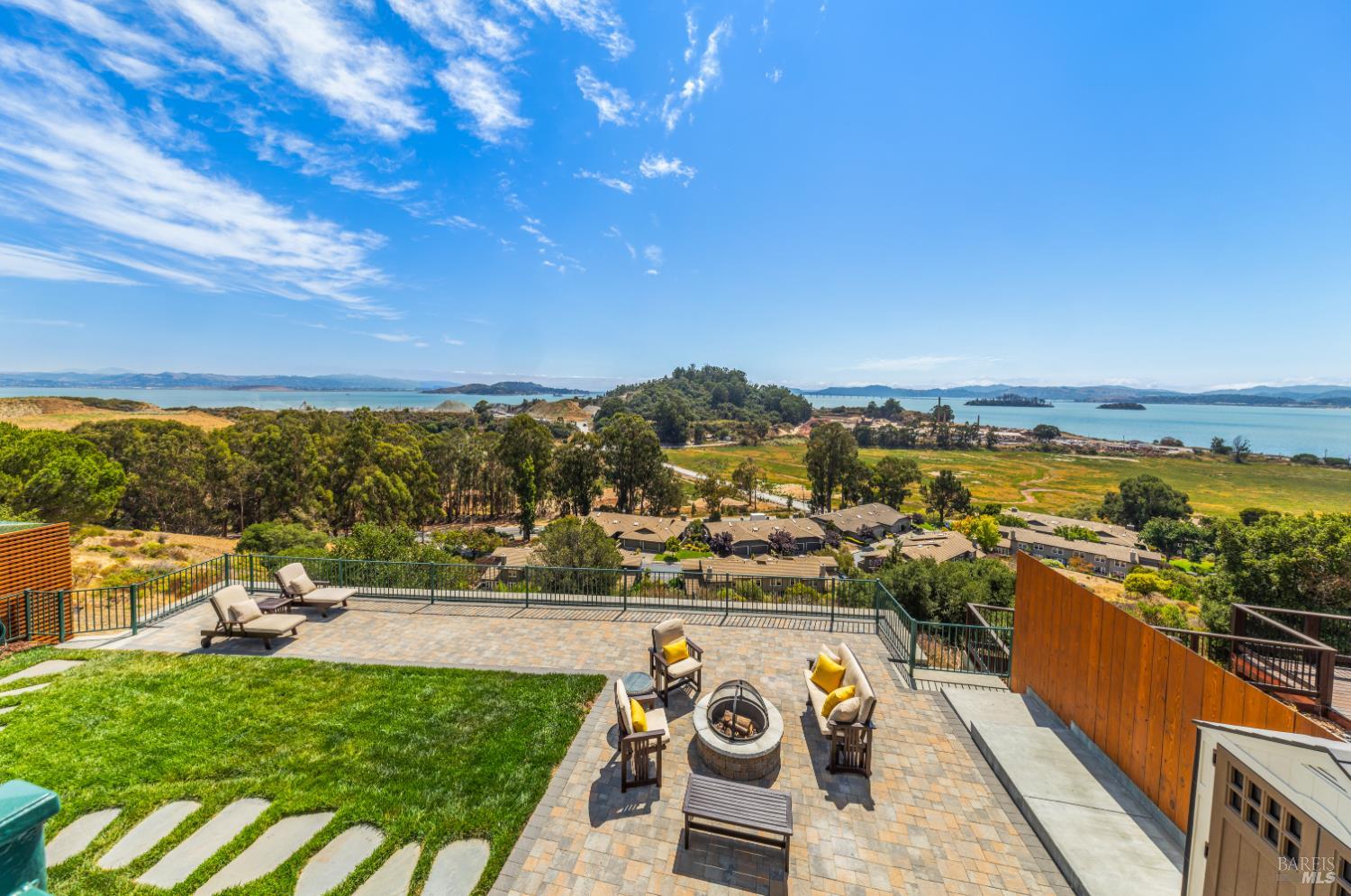 Detail Gallery Image 45 of 56 For 126 San Marino Dr, San Rafael,  CA 94901 - 5 Beds | 3/1 Baths