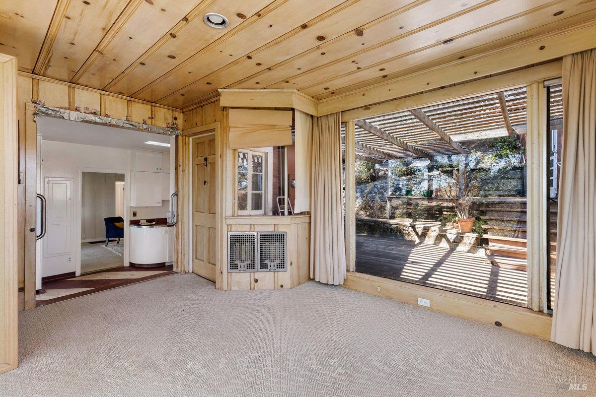 Detail Gallery Image 14 of 73 For 445 Scenic Ave, San Anselmo,  CA 94960 - 2 Beds | 2 Baths
