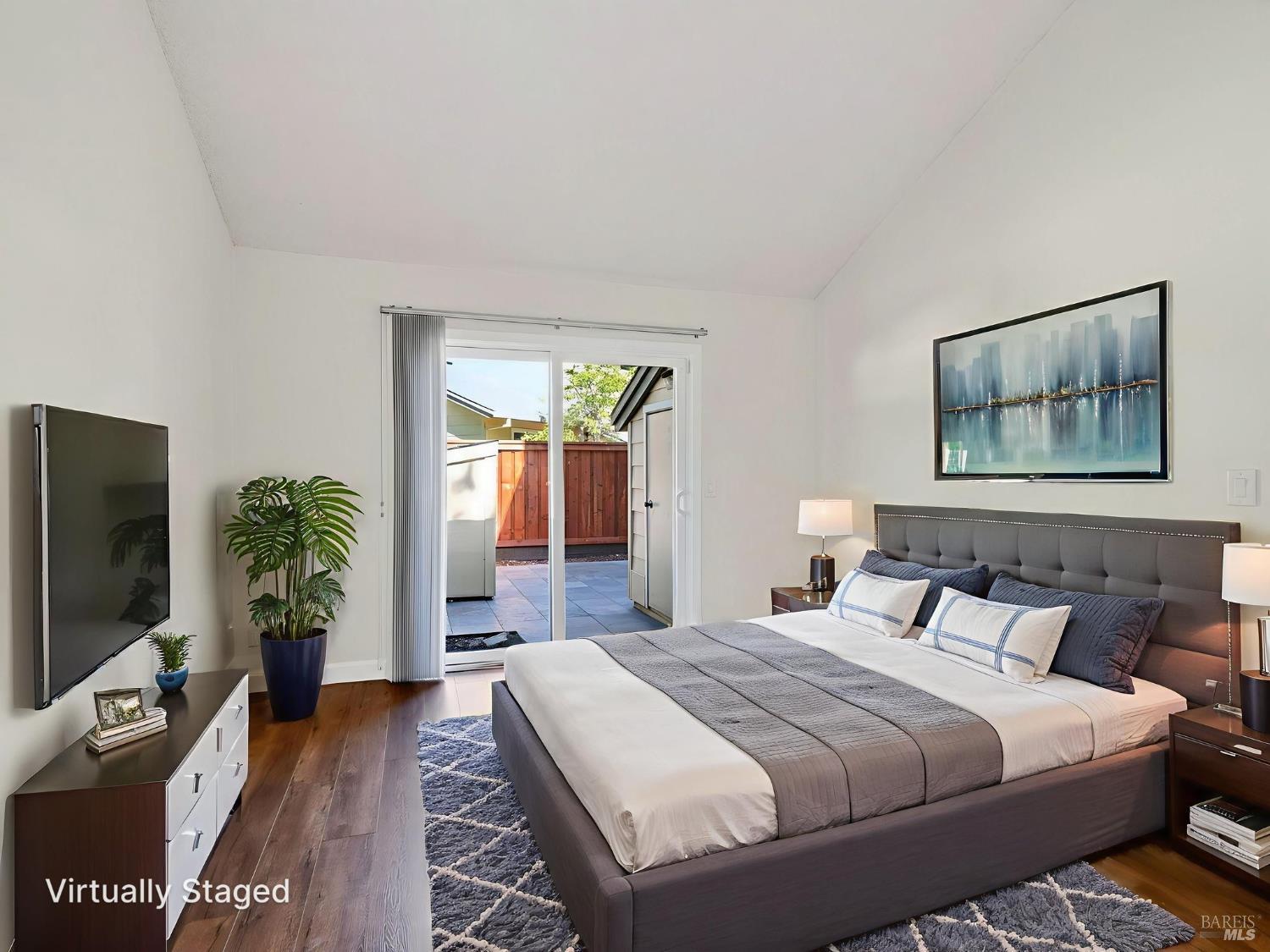 Detail Gallery Image 9 of 42 For 2301 Woodlake Dr, Santa Rosa,  CA 95405 - 2 Beds | 2 Baths
