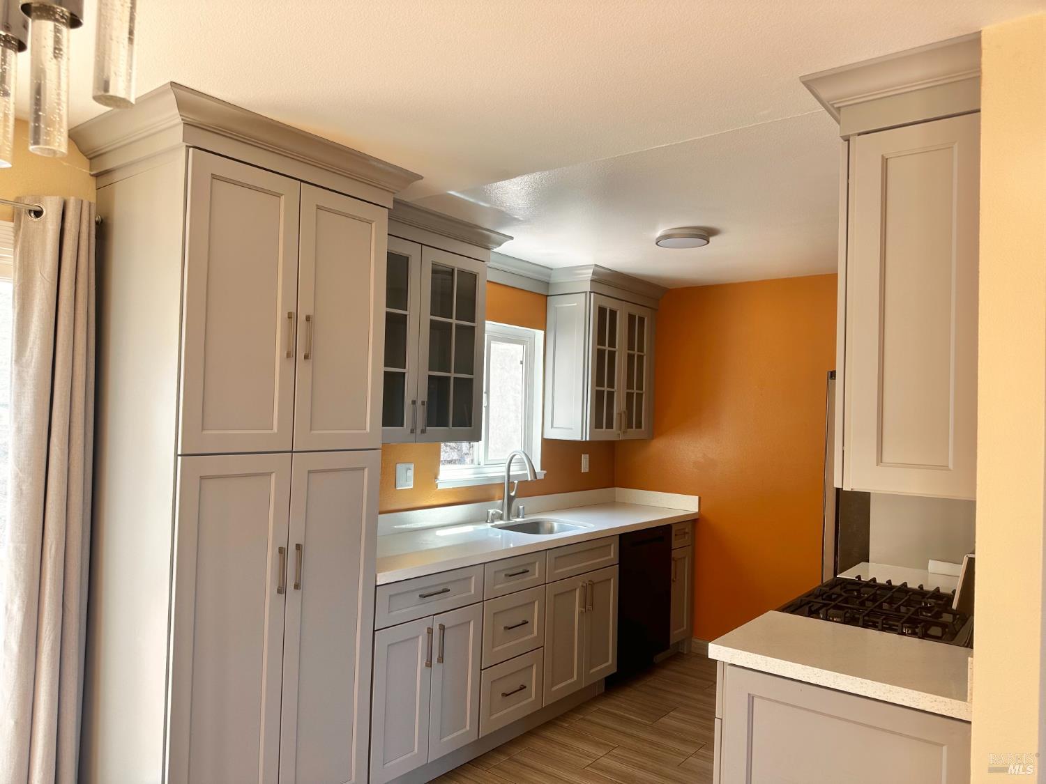 Detail Gallery Image 7 of 14 For 13 Madrid Ct, Novato,  CA 94947 - 3 Beds | 2 Baths