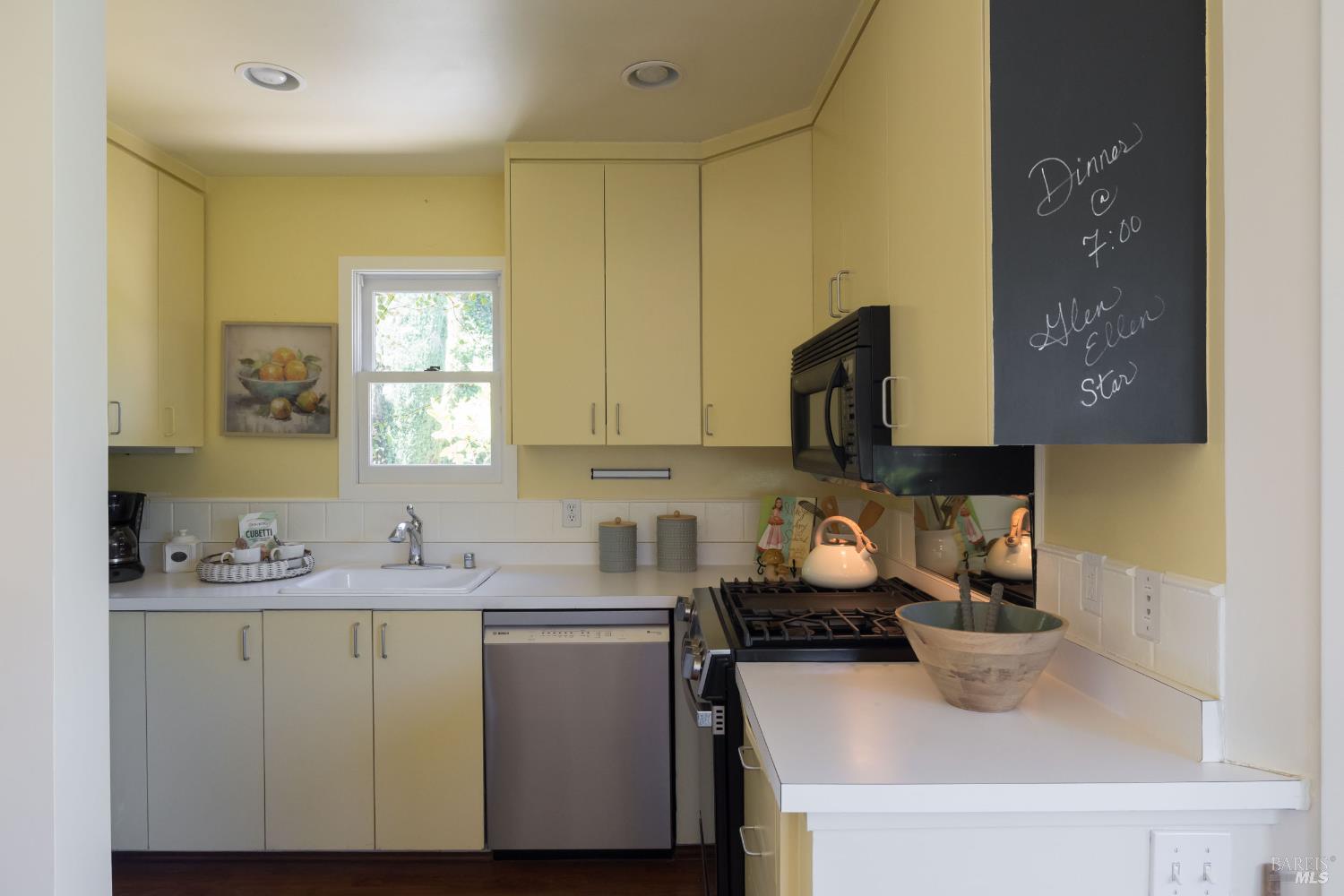 Detail Gallery Image 39 of 58 For 15244 Arnold Dr, Glen Ellen,  CA 95442 - 5 Beds | 5/1 Baths
