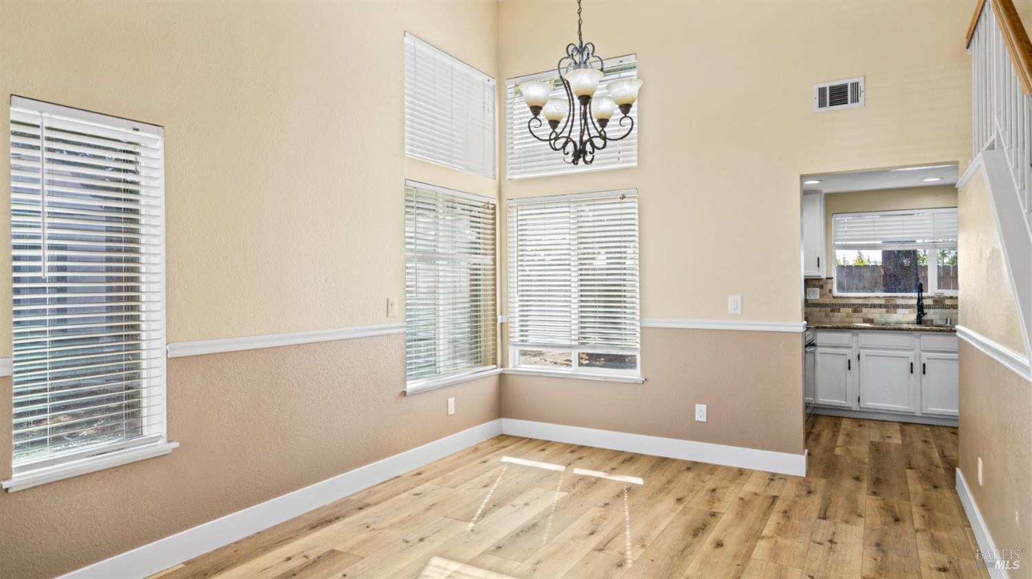 Detail Gallery Image 9 of 44 For 2415 Tea Ct, Fairfield,  CA 94534 - 3 Beds | 2/1 Baths