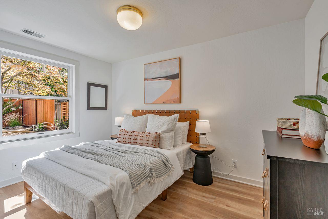 Detail Gallery Image 17 of 27 For 105 Bayview St, San Rafael,  CA 94901 - 3 Beds | 2 Baths