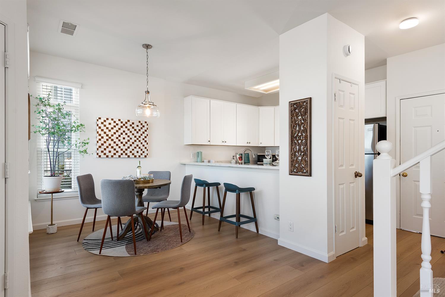 Detail Gallery Image 6 of 29 For 306 Commodore Dr, Richmond,  CA 94804 - 2 Beds | 2/1 Baths
