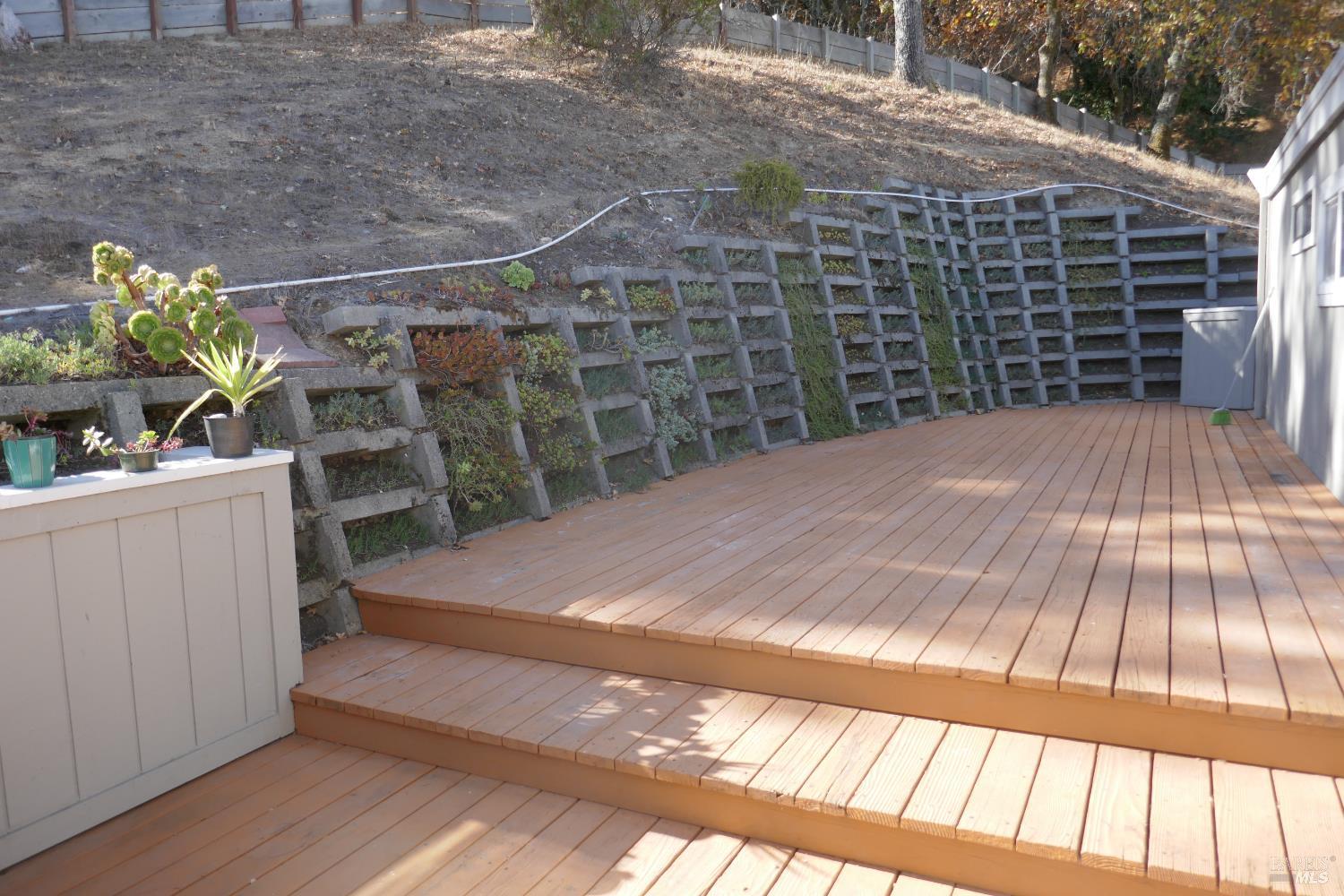 Detail Gallery Image 14 of 14 For 13 Madrid Ct, Novato,  CA 94947 - 3 Beds | 2 Baths