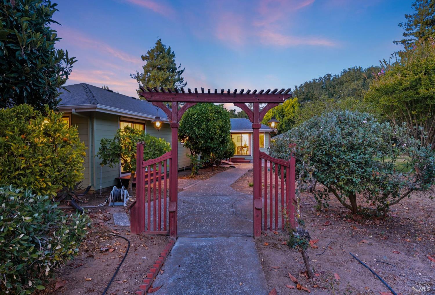 Detail Gallery Image 53 of 60 For 4047 Petaluma Blvd, Petaluma,  CA 94952 - 3 Beds | 2 Baths