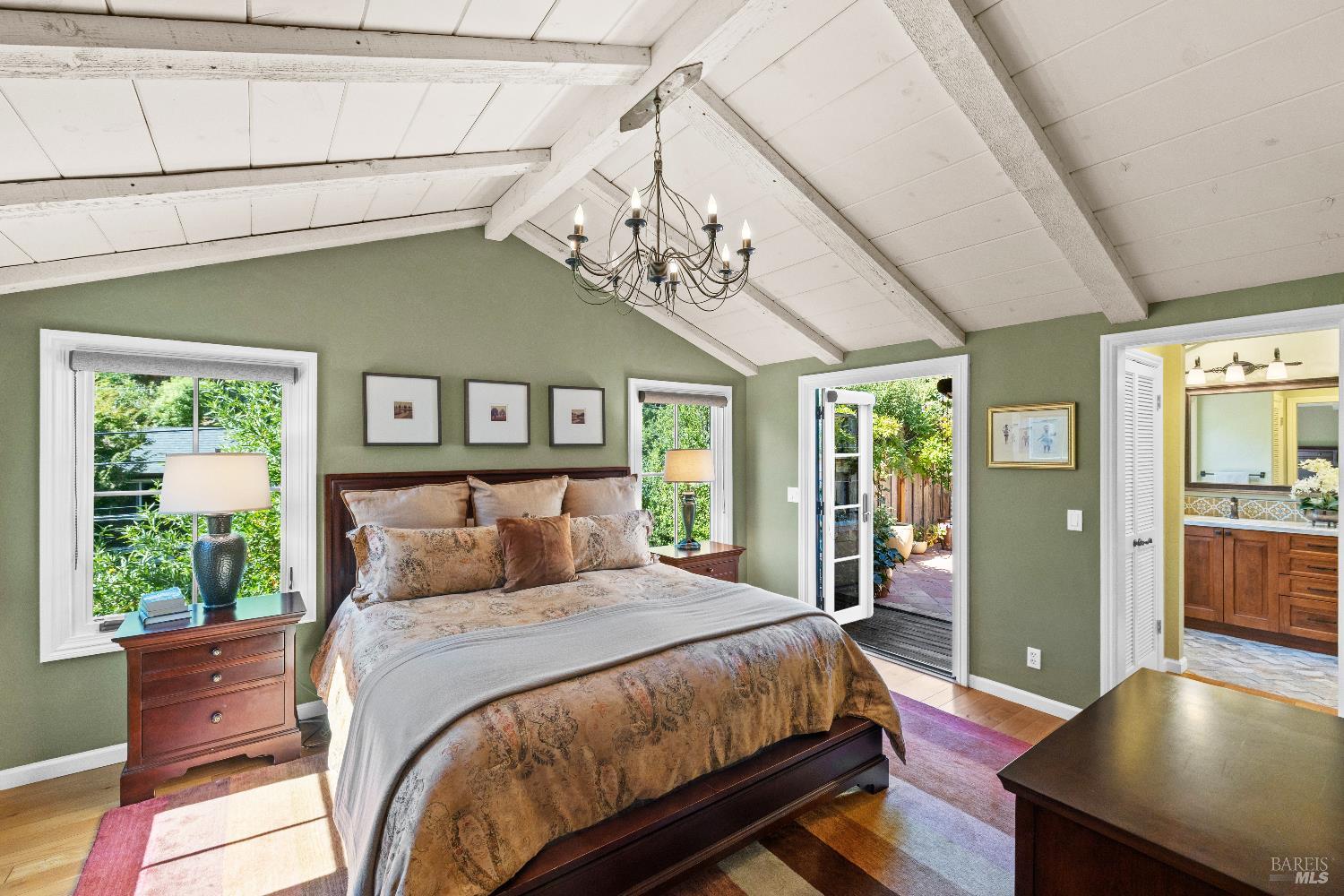 Detail Gallery Image 22 of 44 For 260 Clorinda Ave, San Rafael,  CA 94901 - 4 Beds | 3 Baths