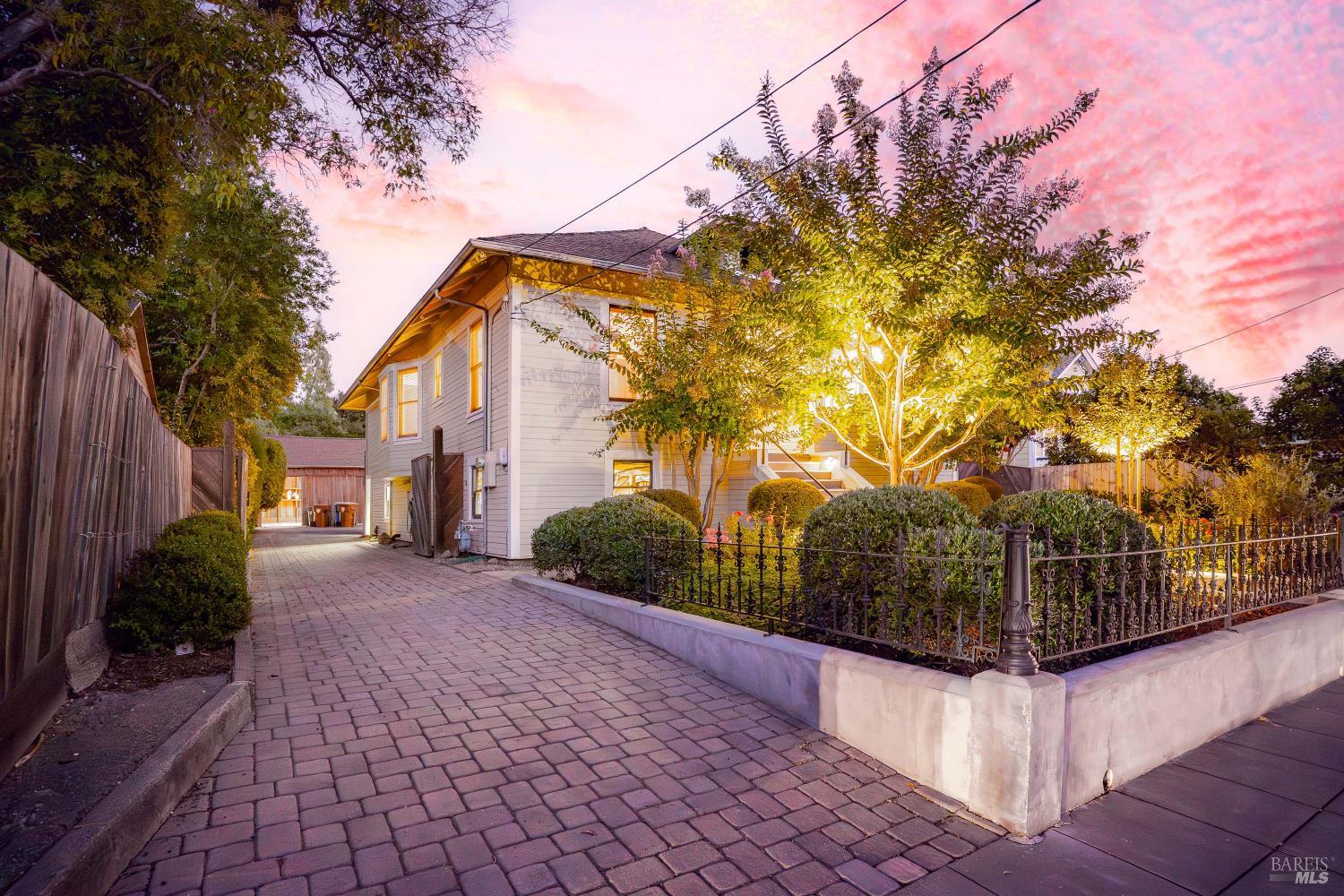 Detail Gallery Image 3 of 76 For 362 Jefferson St, Napa,  CA 94559 - 2 Beds | 2 Baths