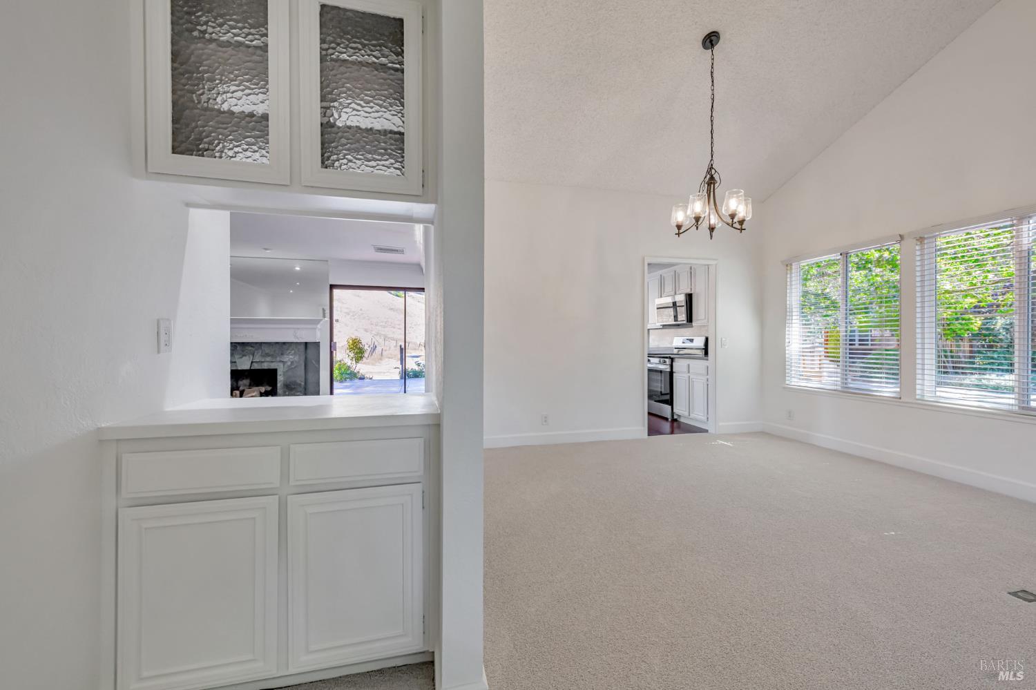 Detail Gallery Image 15 of 31 For 107 Partridge Dr, Novato,  CA 94945 - 3 Beds | 2 Baths
