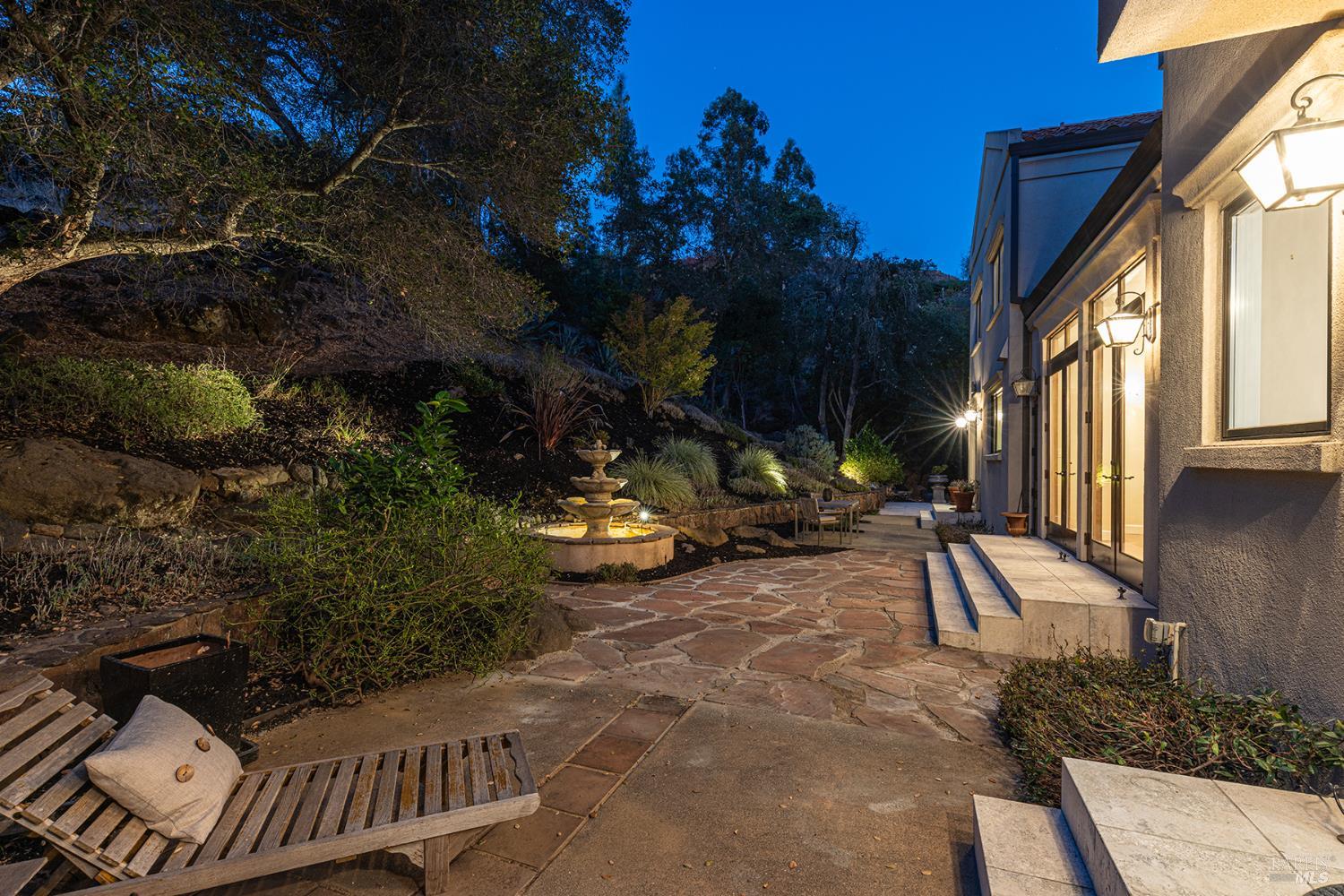 Detail Gallery Image 21 of 72 For 145 Canyon Ct, Napa,  CA 94558 - 5 Beds | 4/1 Baths