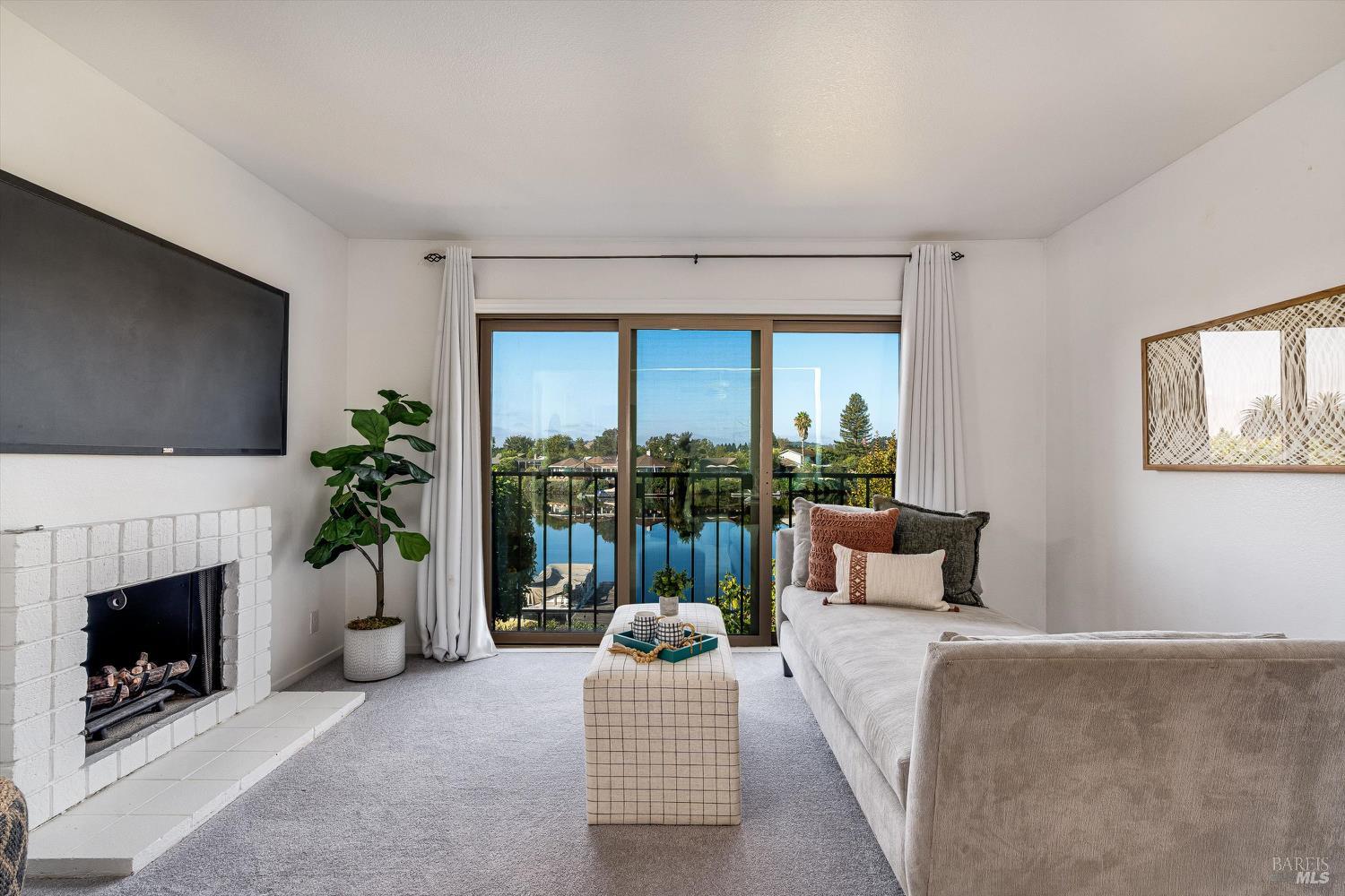 Detail Gallery Image 26 of 58 For 925 Marina Dr, Napa,  CA 94559 - 3 Beds | 2/1 Baths