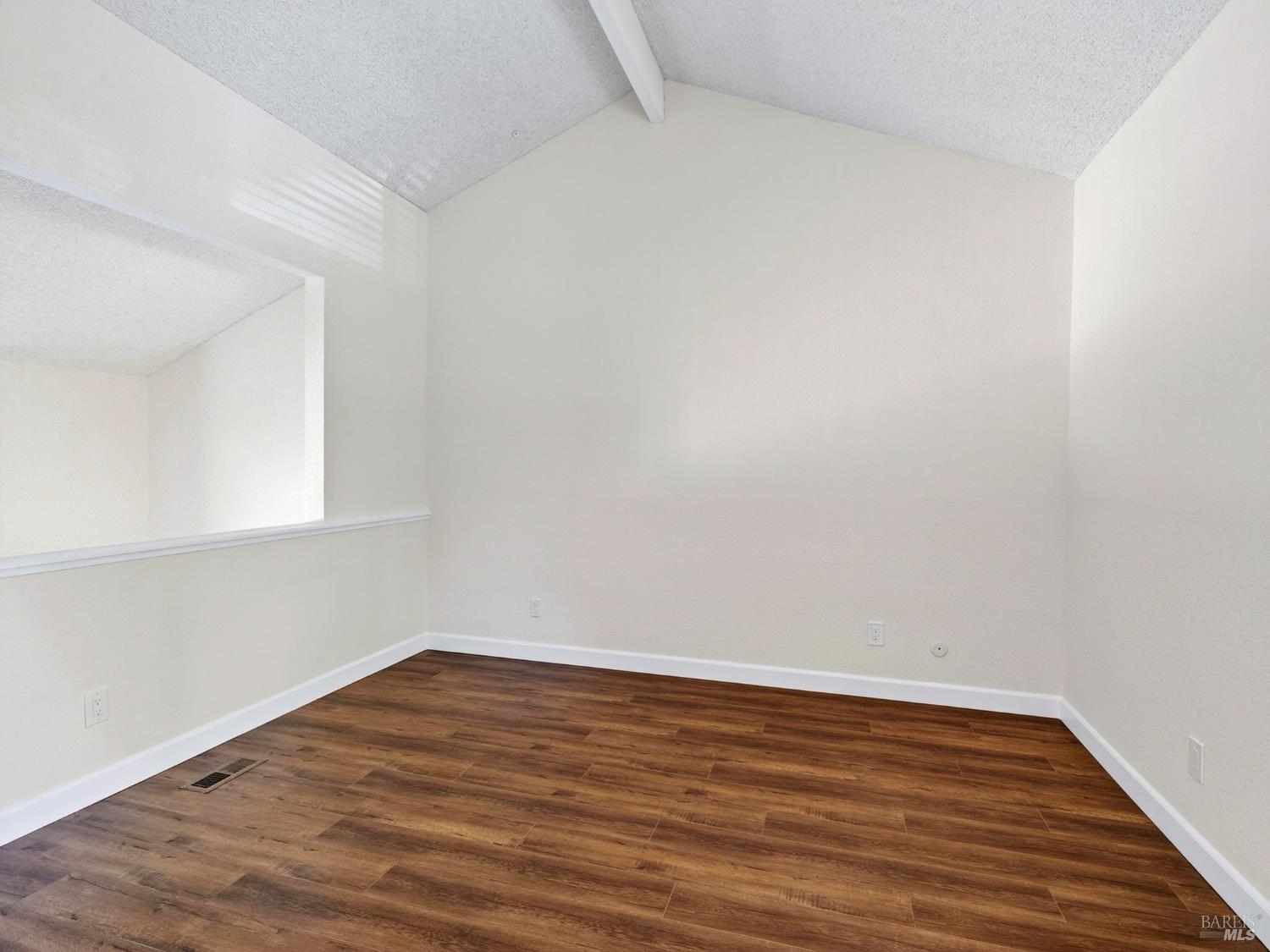 Detail Gallery Image 34 of 42 For 2301 Woodlake Dr, Santa Rosa,  CA 95405 - 2 Beds | 2 Baths