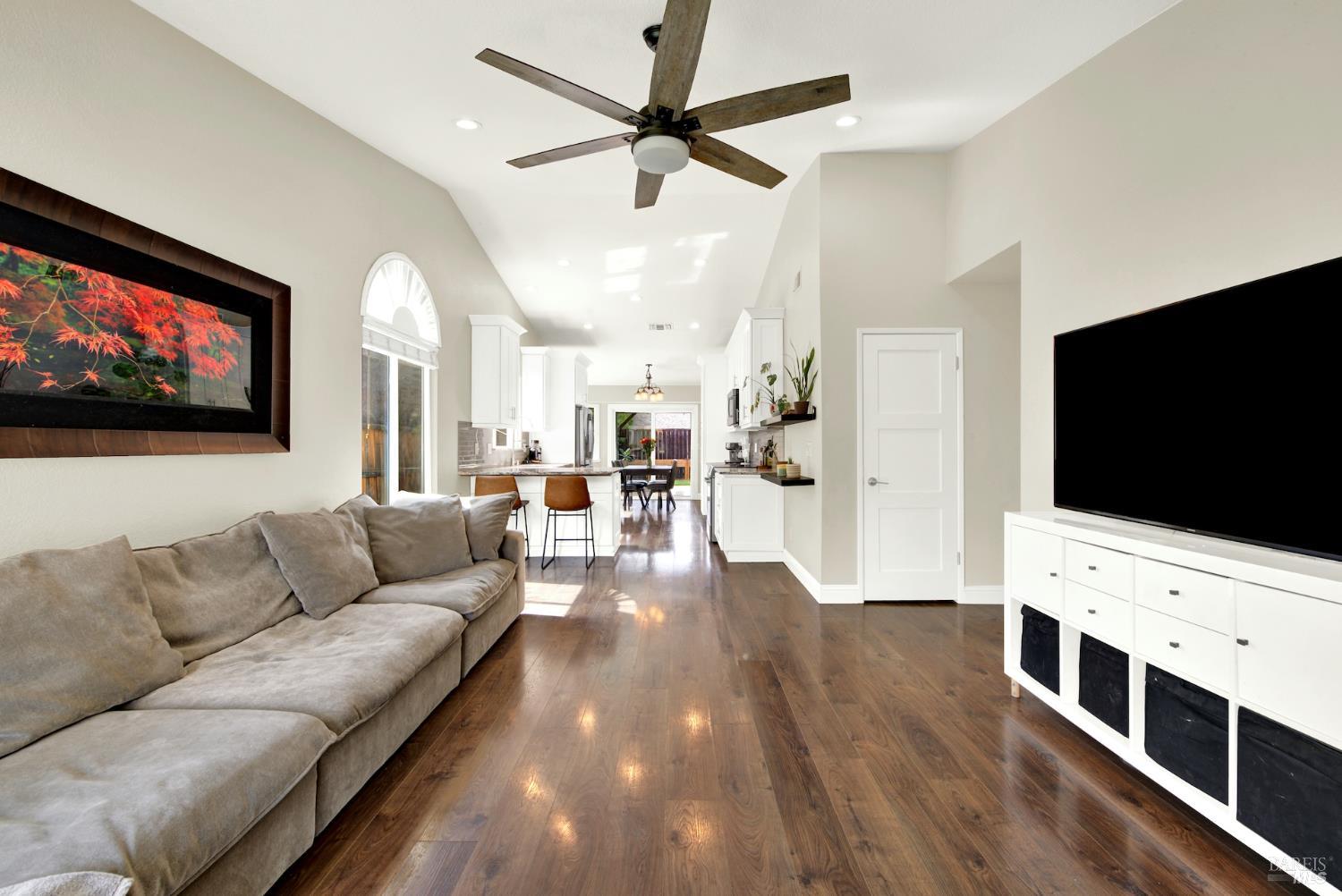 Detail Gallery Image 17 of 48 For 376 Bishop Dr, Vacaville,  CA 95687 - 3 Beds | 2 Baths