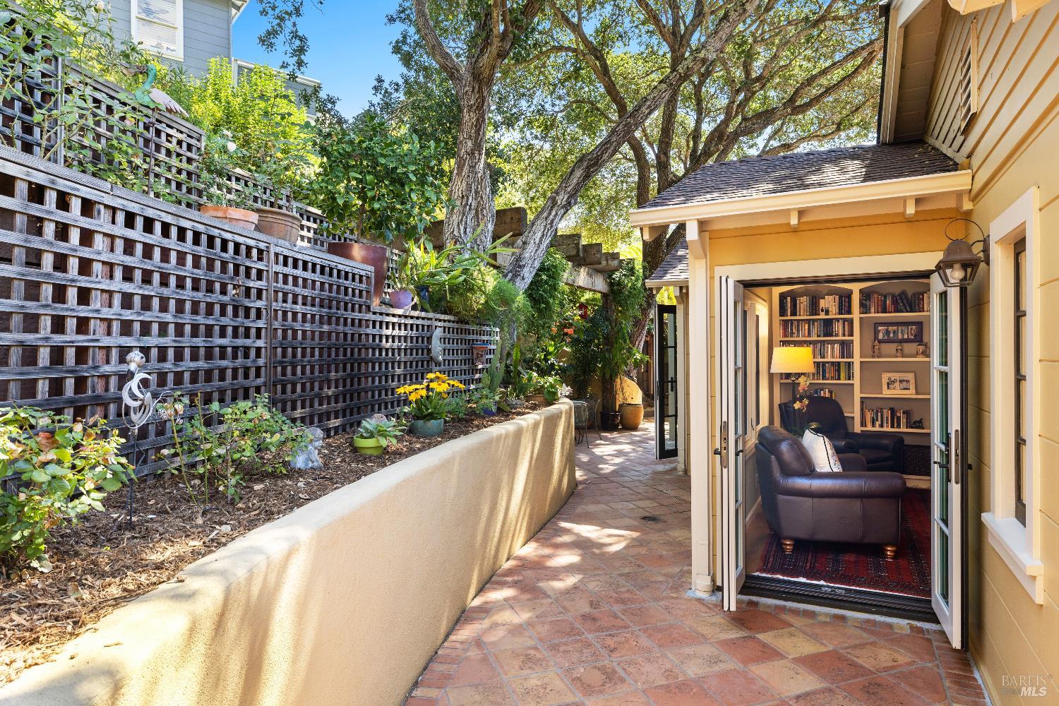 Detail Gallery Image 34 of 44 For 260 Clorinda Ave, San Rafael,  CA 94901 - 4 Beds | 3 Baths