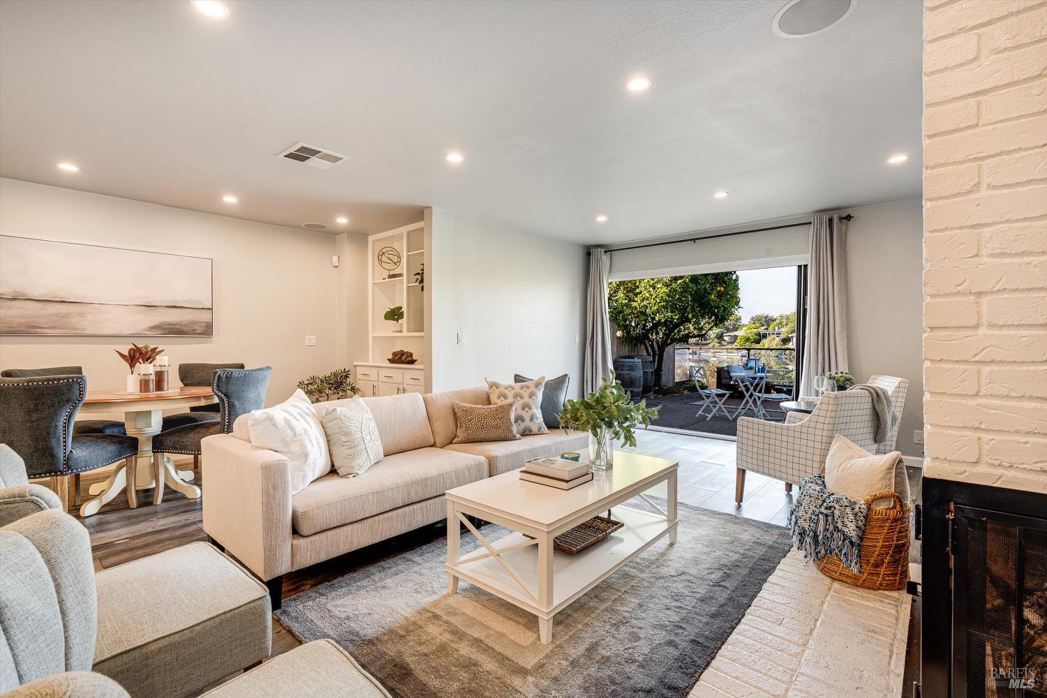 Detail Gallery Image 15 of 58 For 925 Marina Dr, Napa,  CA 94559 - 3 Beds | 2/1 Baths