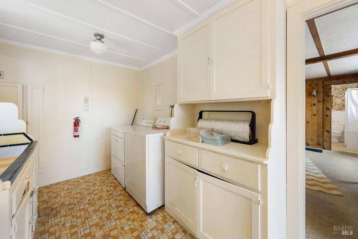 Detail Gallery Image 34 of 73 For 445 Scenic Ave, San Anselmo,  CA 94960 - 2 Beds | 2 Baths