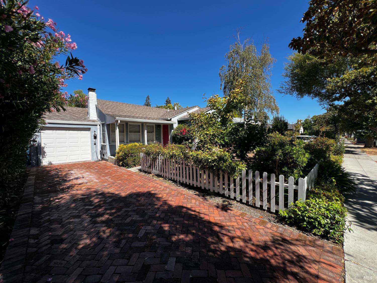 Detail Gallery Image 9 of 16 For 859 Colorado Ave, Palo Alto,  CA 94303 - 2 Beds | 1 Baths