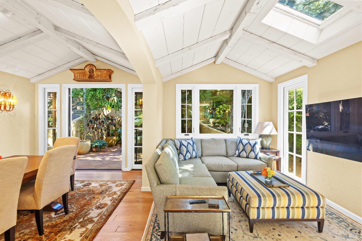 Detail Gallery Image 20 of 44 For 260 Clorinda Ave, San Rafael,  CA 94901 - 4 Beds | 3 Baths