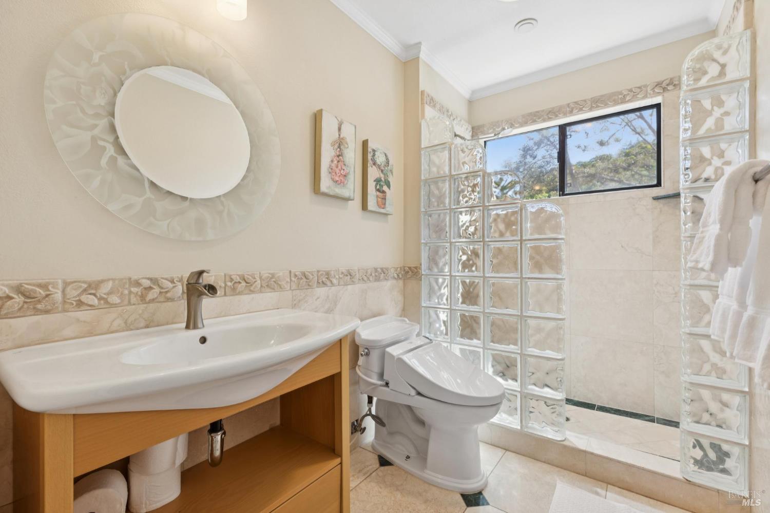 Detail Gallery Image 12 of 22 For 51 Laurel Dr, Corte Madera,  CA 94925 - 2 Beds | 2 Baths