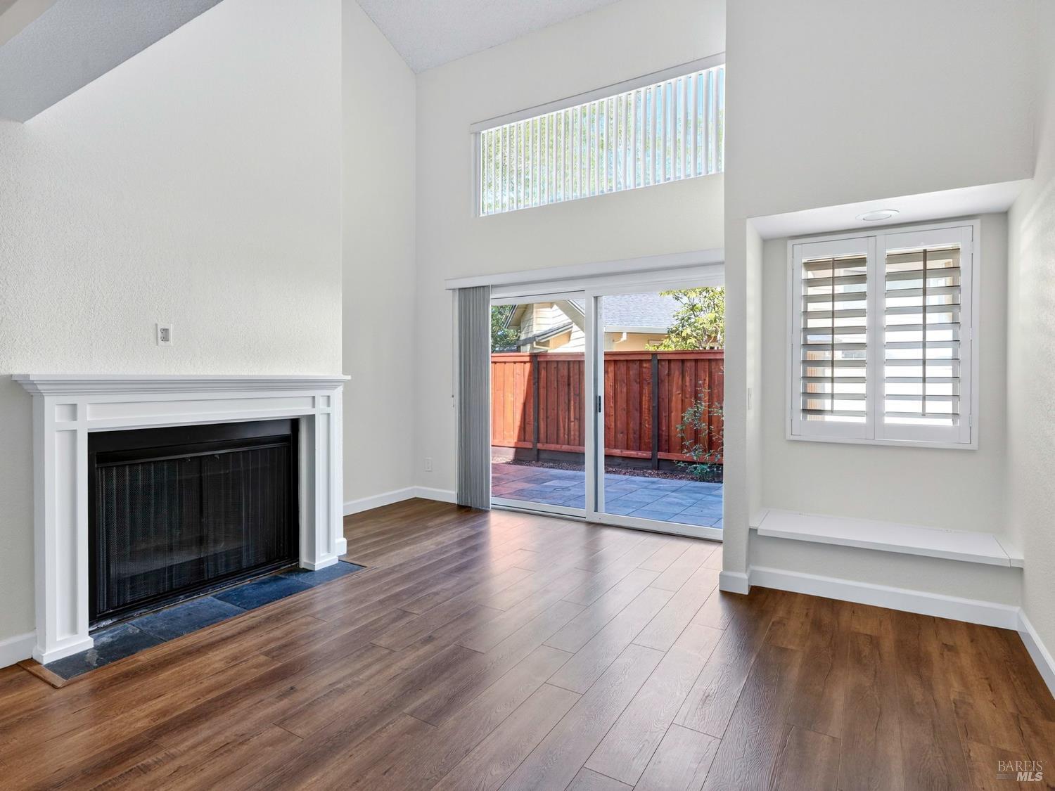 Detail Gallery Image 17 of 42 For 2301 Woodlake Dr, Santa Rosa,  CA 95405 - 2 Beds | 2 Baths