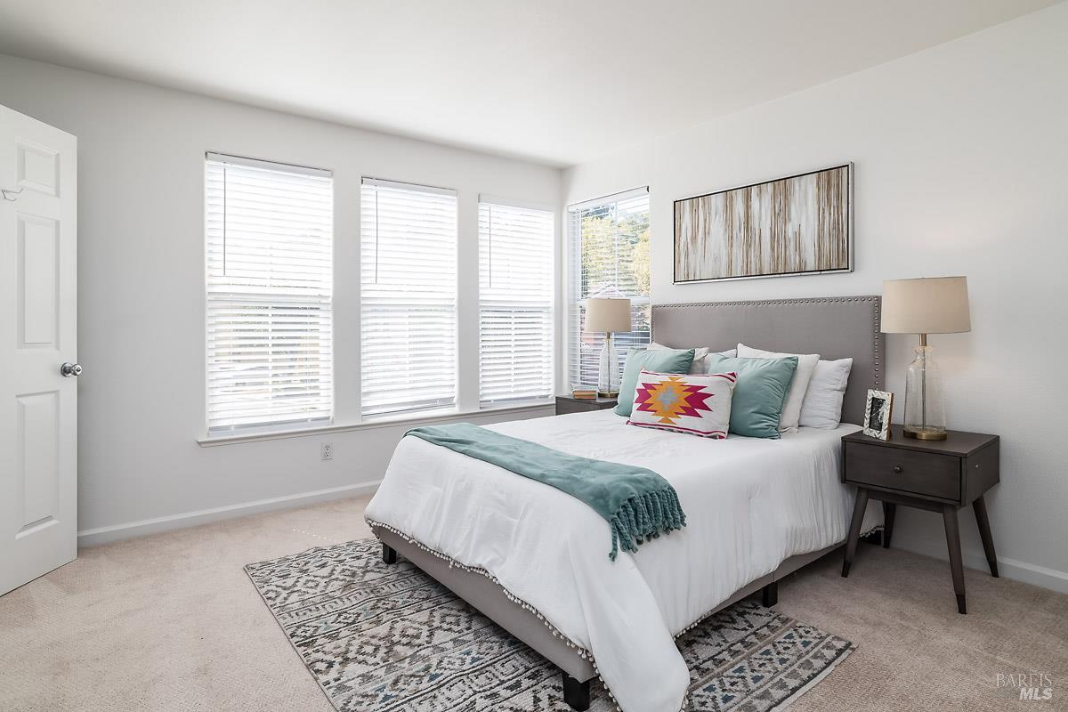 Detail Gallery Image 18 of 28 For 62 Holliday Dr, Novato,  CA 94949 - 2 Beds | 2/1 Baths