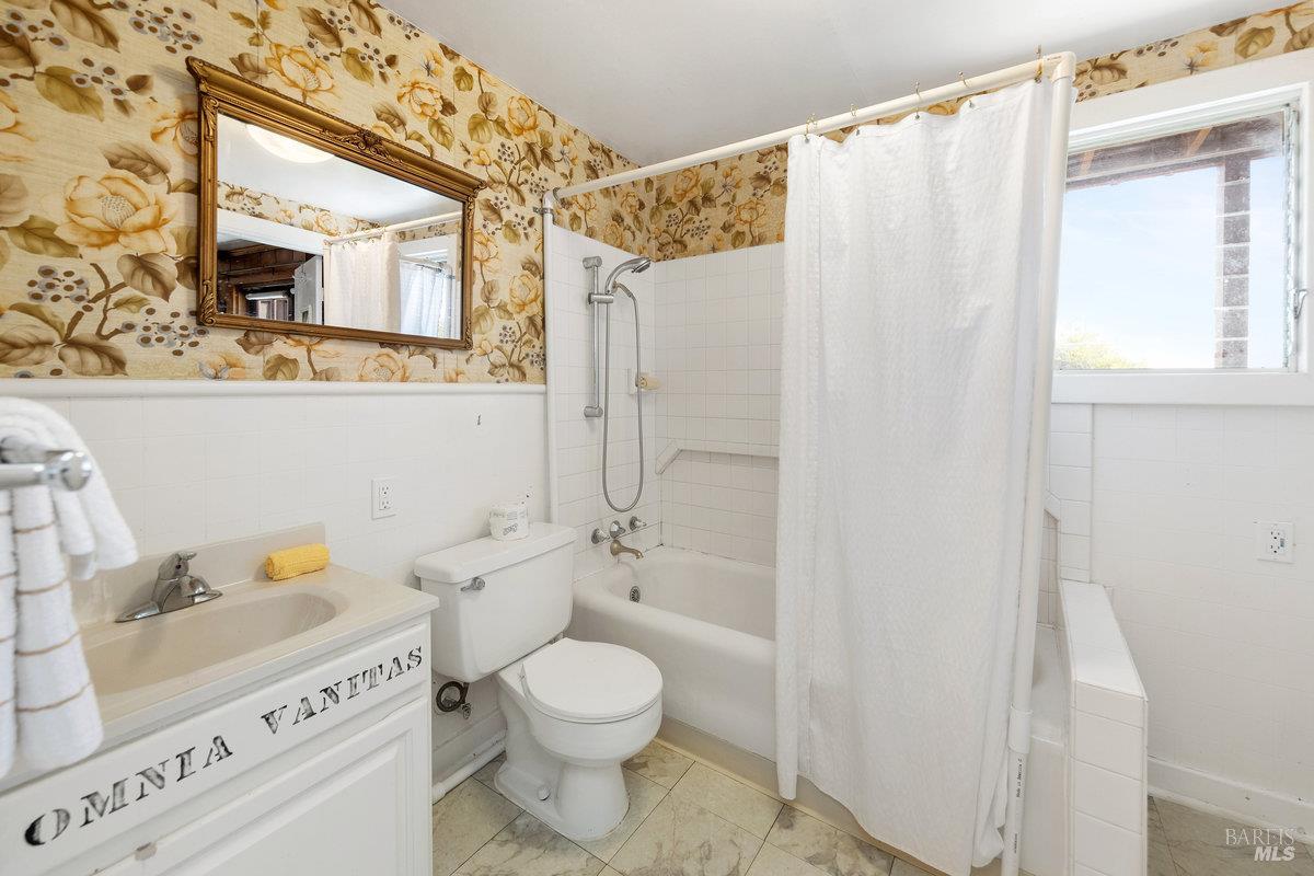 Detail Gallery Image 29 of 73 For 445 Scenic Ave, San Anselmo,  CA 94960 - 2 Beds | 2 Baths