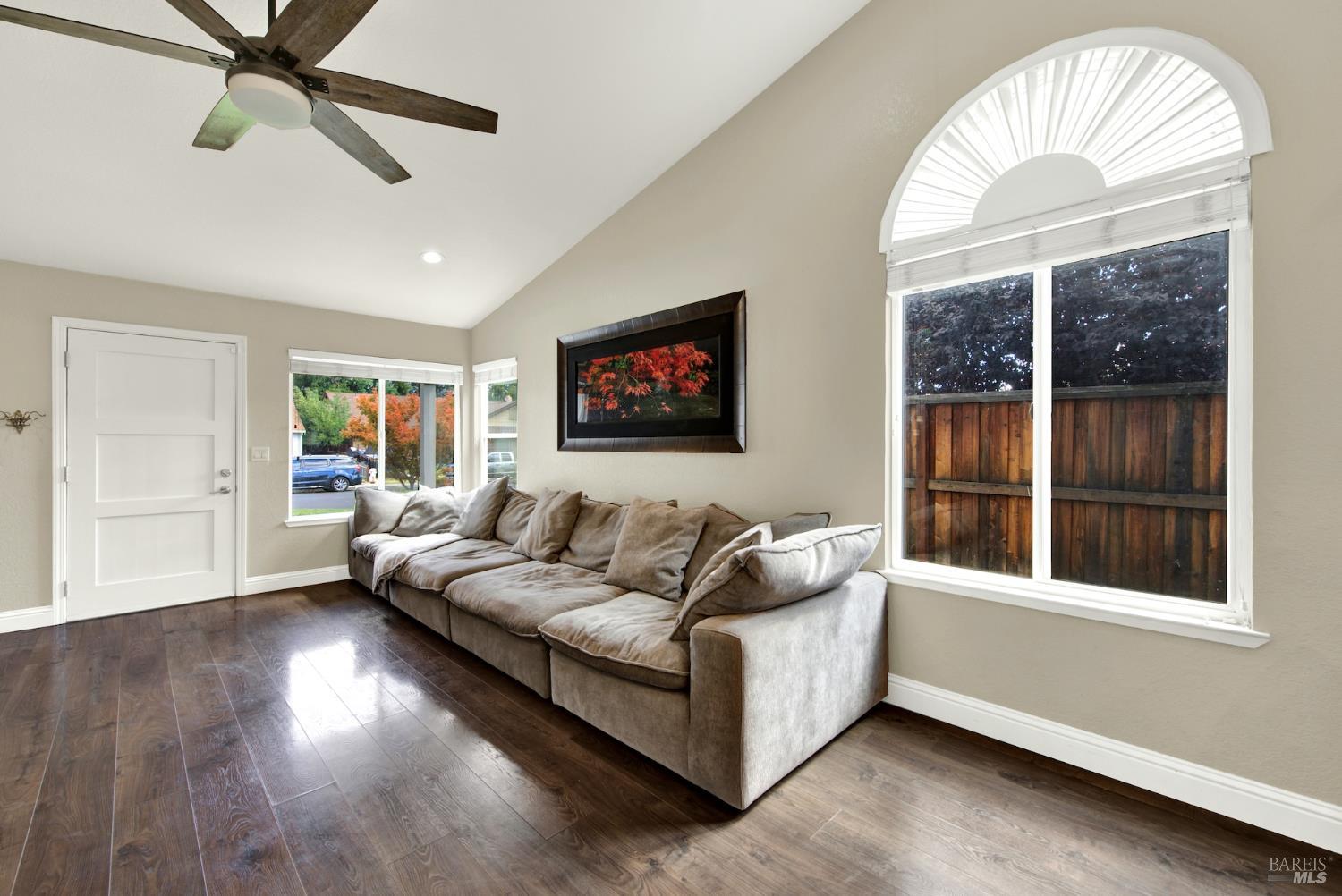 Detail Gallery Image 18 of 48 For 376 Bishop Dr, Vacaville,  CA 95687 - 3 Beds | 2 Baths