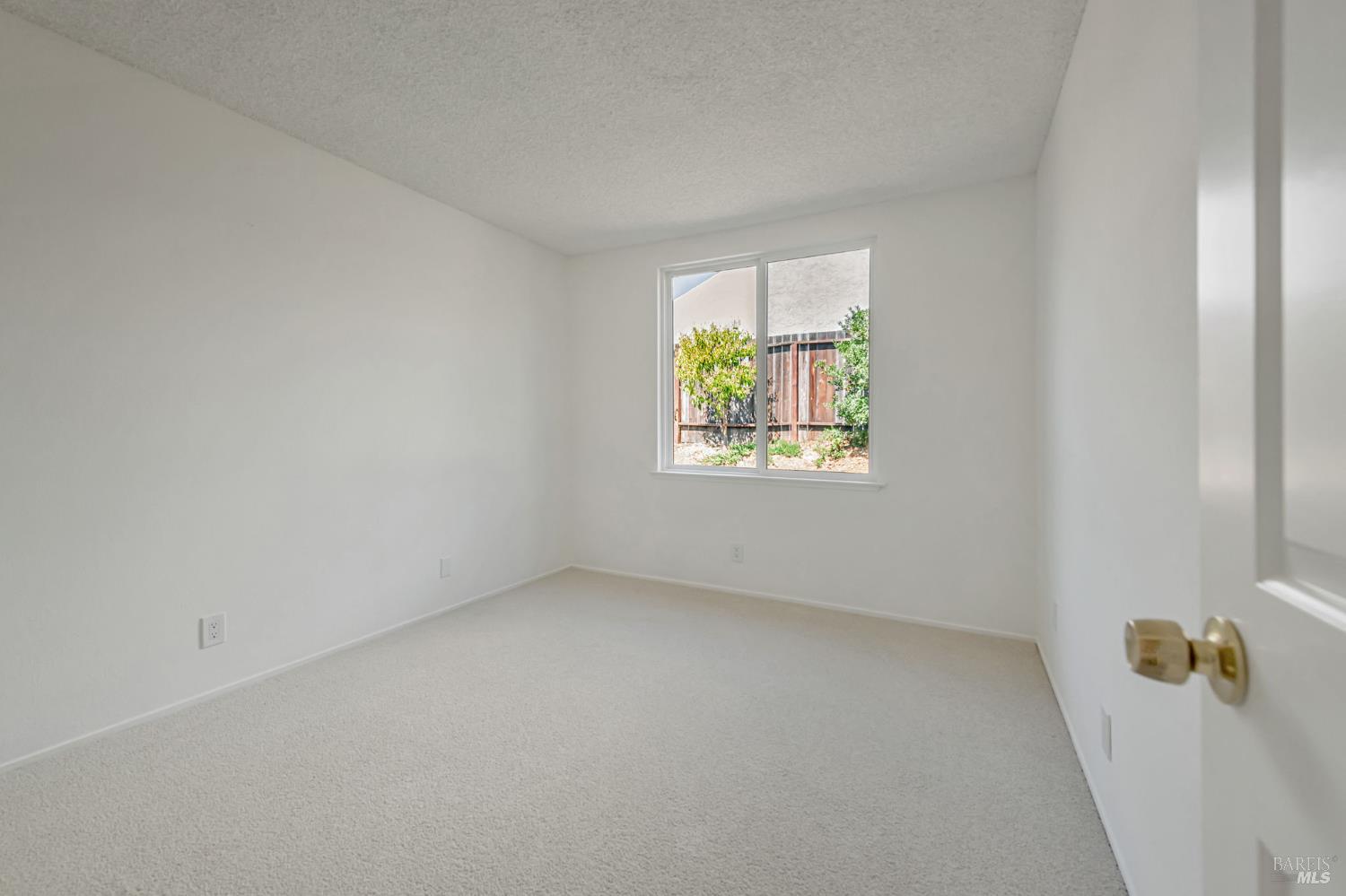 Detail Gallery Image 17 of 31 For 107 Partridge Dr, Novato,  CA 94945 - 3 Beds | 2 Baths