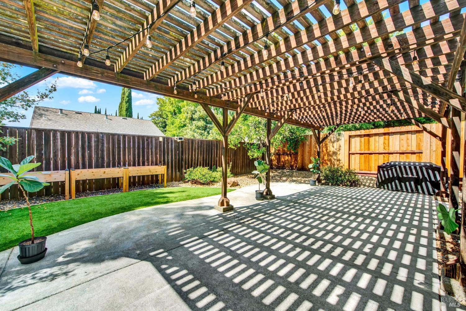 Detail Gallery Image 36 of 48 For 376 Bishop Dr, Vacaville,  CA 95687 - 3 Beds | 2 Baths
