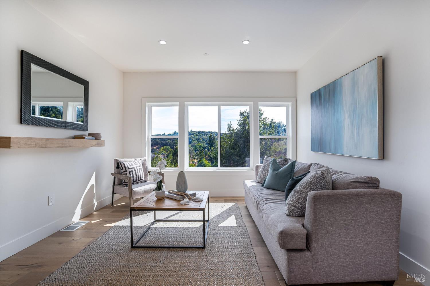 Detail Gallery Image 20 of 35 For 3511 Hanover Pl, Santa Rosa,  CA 95404 - 4 Beds | 3/1 Baths