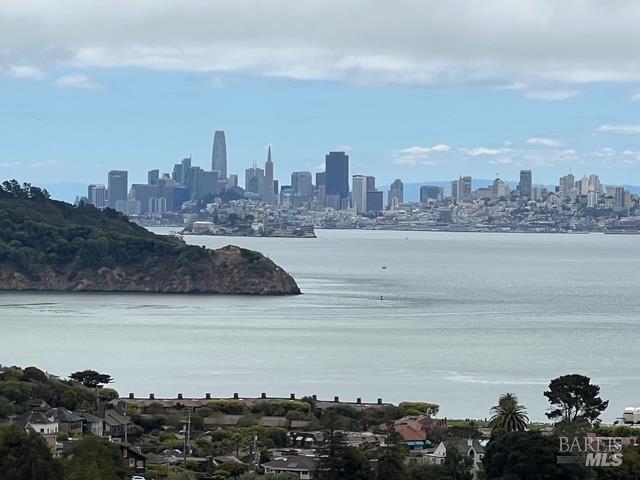 Detail Gallery Image 1 of 1 For 28 Marinero Cir #24,  Belvedere Tiburon,  CA 94920 - 2 Beds | 2 Baths