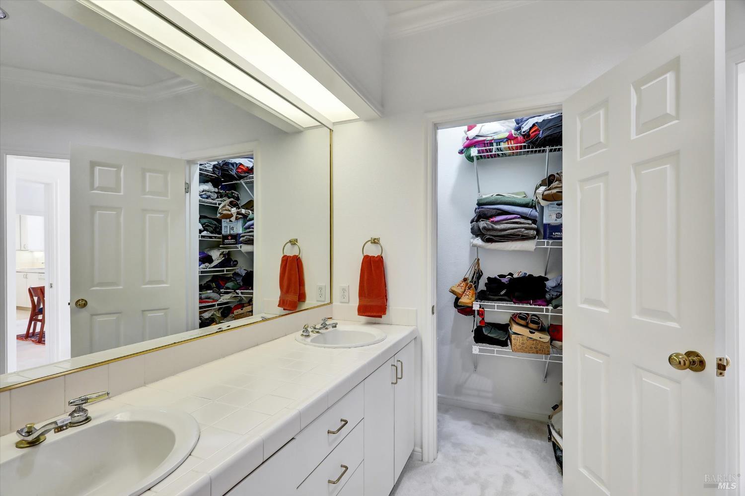 Detail Gallery Image 9 of 16 For 116 Eucalyptus Knoll St, Mill Valley,  CA 94941 - 1 Beds | 1/1 Baths