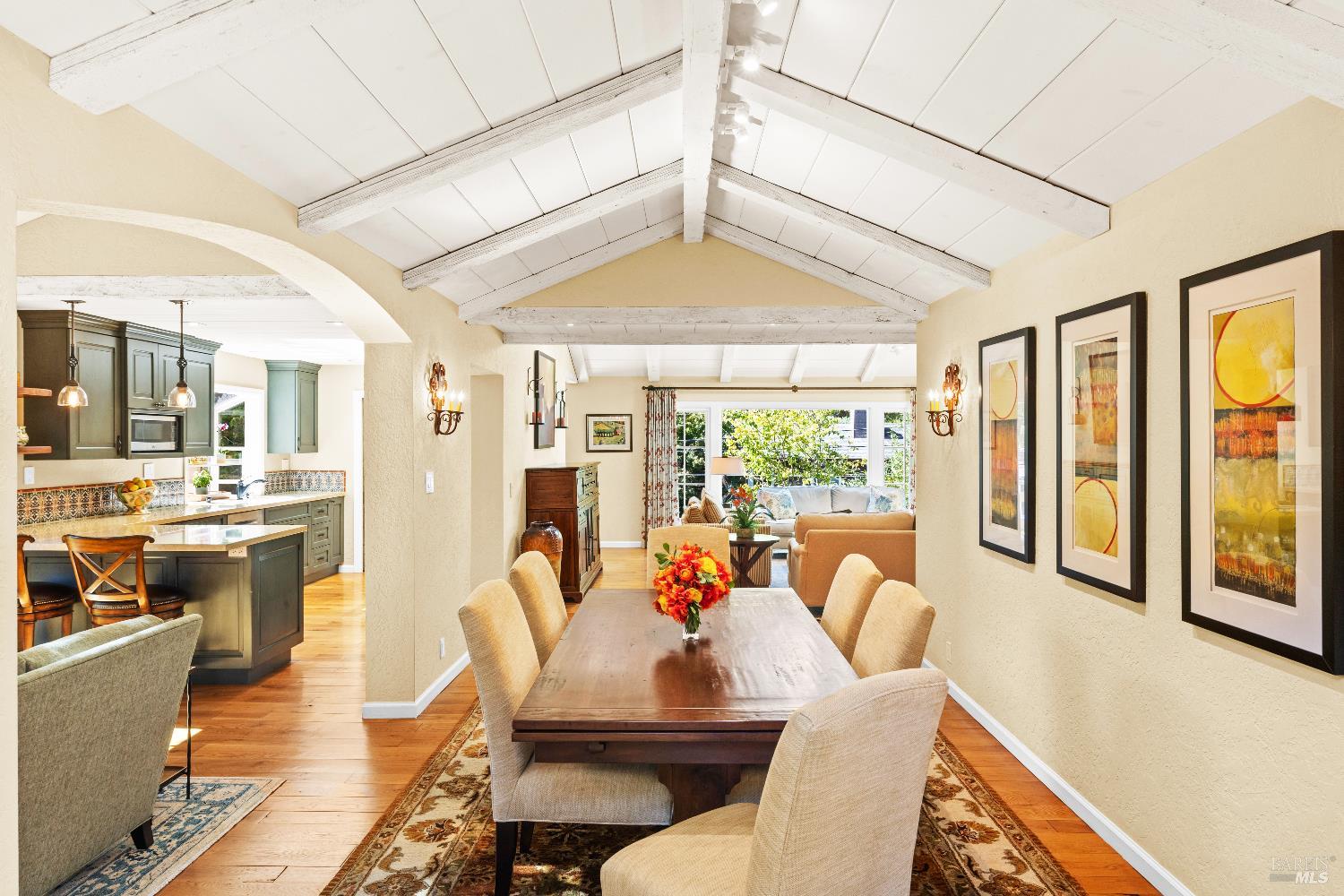 Detail Gallery Image 13 of 44 For 260 Clorinda Ave, San Rafael,  CA 94901 - 4 Beds | 3 Baths