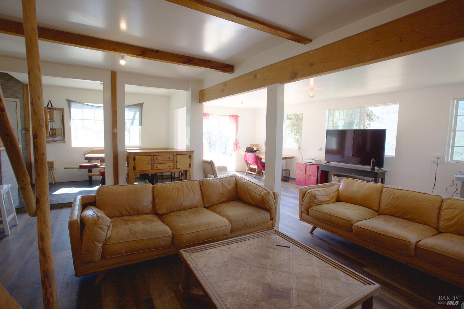 Detail Gallery Image 5 of 14 For 35100 Mendocino Pass Rd, Covelo,  CA 95428 - 2 Beds | 1 Baths