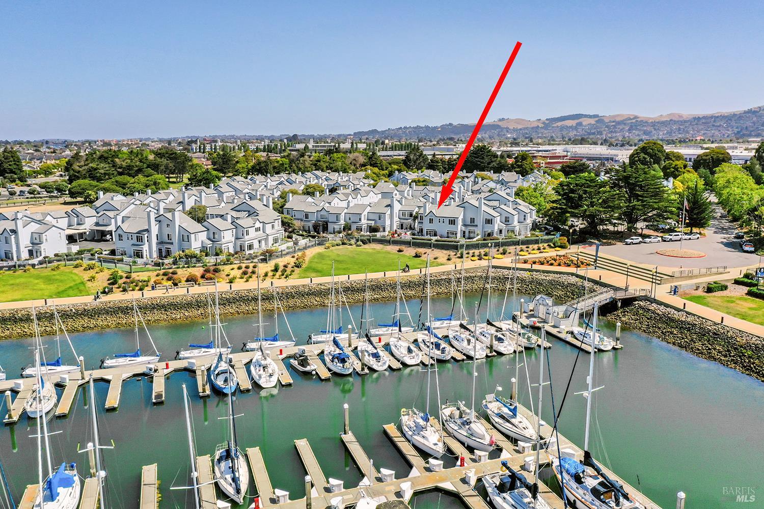 Detail Gallery Image 14 of 29 For 306 Commodore Dr, Richmond,  CA 94804 - 2 Beds | 2/1 Baths
