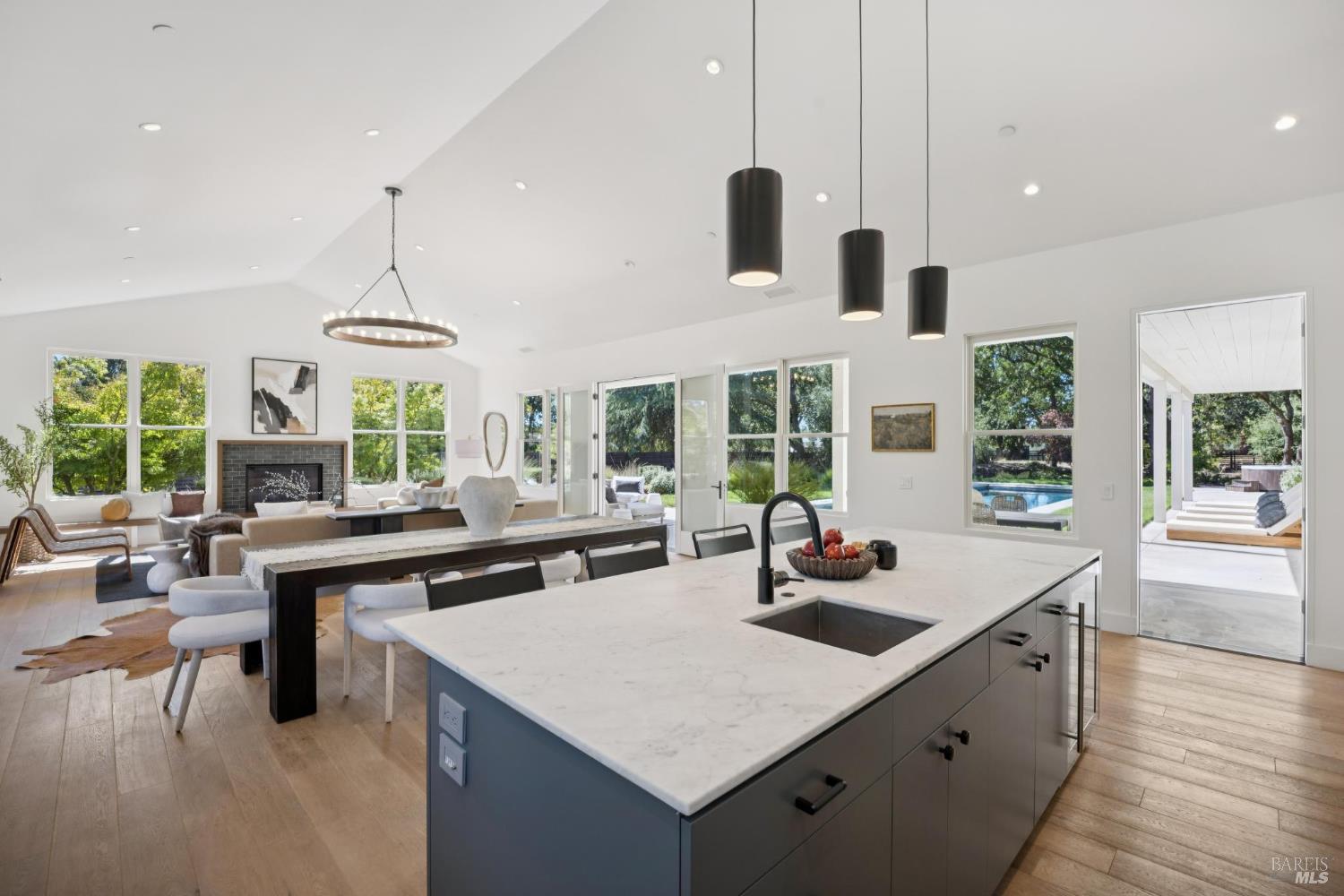 Detail Gallery Image 21 of 96 For 20685 5th St, Sonoma,  CA 95476 - 3 Beds | 3/1 Baths