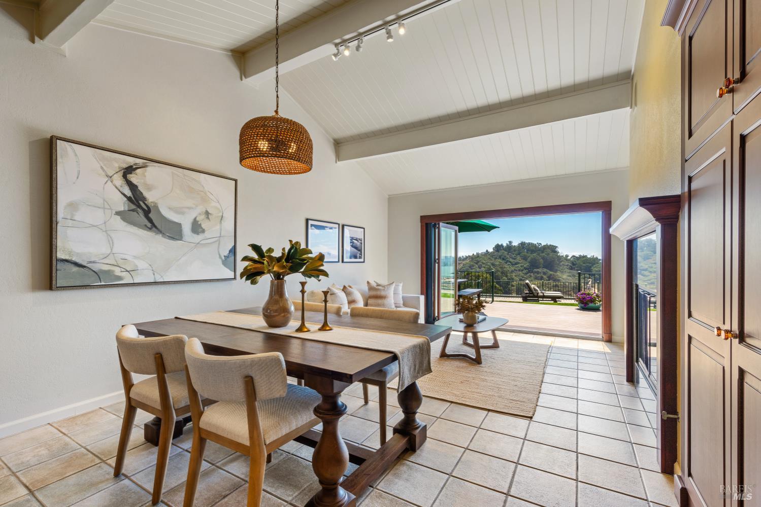 Detail Gallery Image 12 of 56 For 126 San Marino Dr, San Rafael,  CA 94901 - 5 Beds | 3/1 Baths