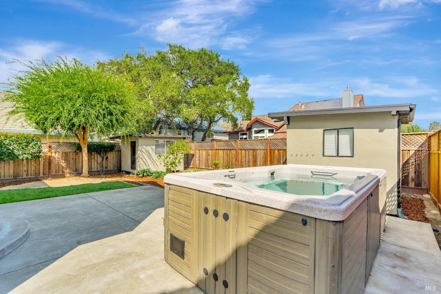 Detail Gallery Image 30 of 36 For 9525 Camelot Dr, Windsor,  CA 95492 - 4 Beds | 2/1 Baths