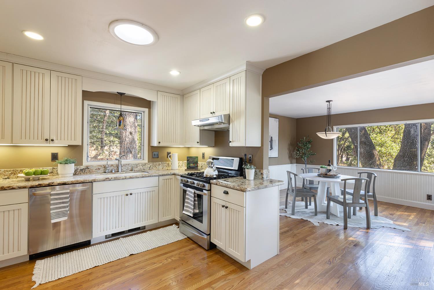 Detail Gallery Image 12 of 54 For 525 Keyes Ave, Angwin,  CA 94508 - 3 Beds | 2 Baths
