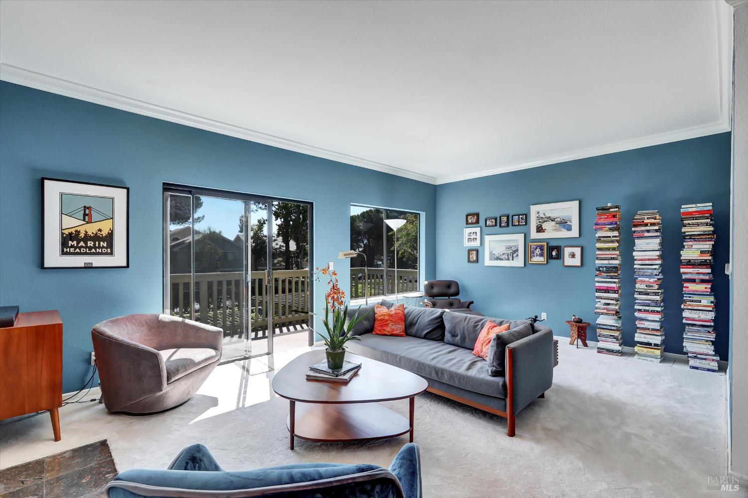 Detail Gallery Image 2 of 16 For 116 Eucalyptus Knoll St, Mill Valley,  CA 94941 - 1 Beds | 1/1 Baths