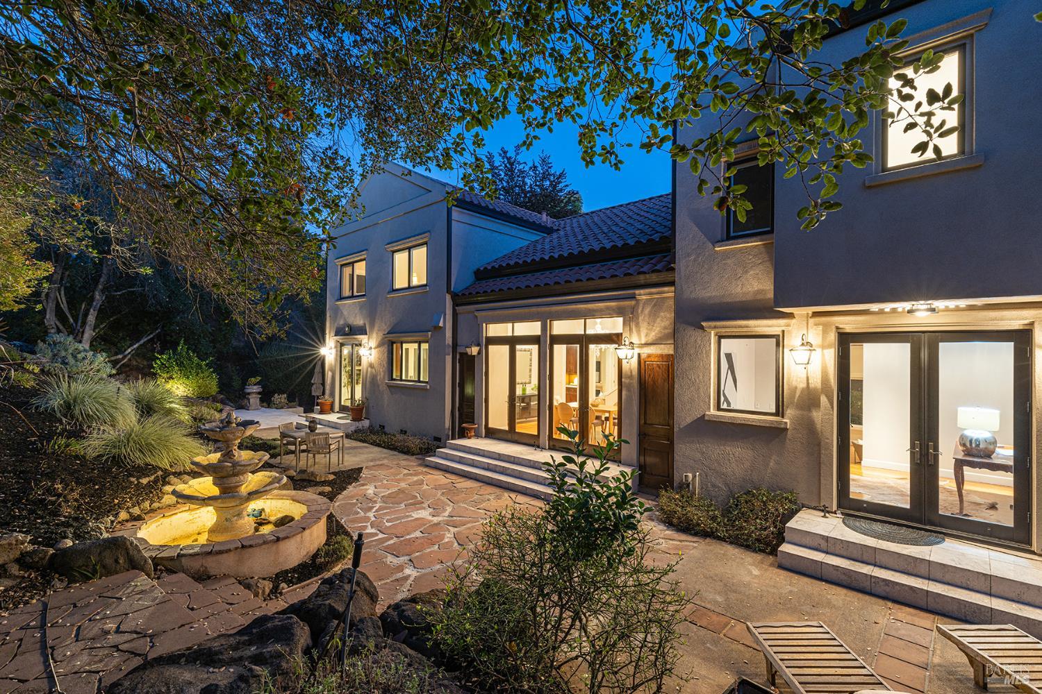 Detail Gallery Image 4 of 72 For 145 Canyon Ct, Napa,  CA 94558 - 5 Beds | 4/1 Baths