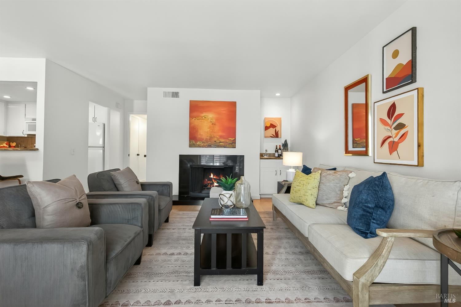 Detail Gallery Image 7 of 28 For 71 Scottsdale Way, Novato,  CA 94947 - 2 Beds | 1/1 Baths