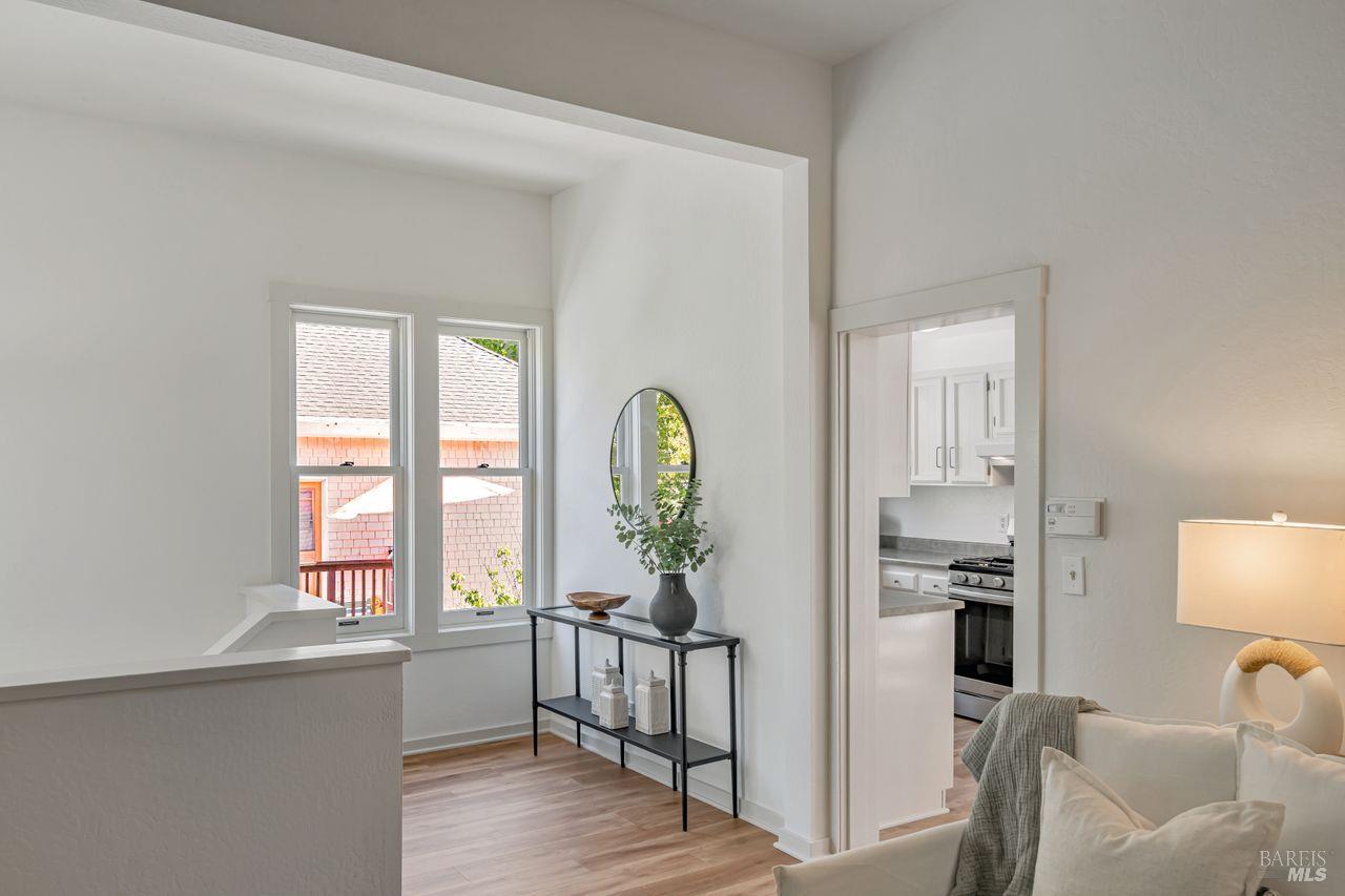 Detail Gallery Image 5 of 27 For 105 Bayview St, San Rafael,  CA 94901 - 3 Beds | 2 Baths