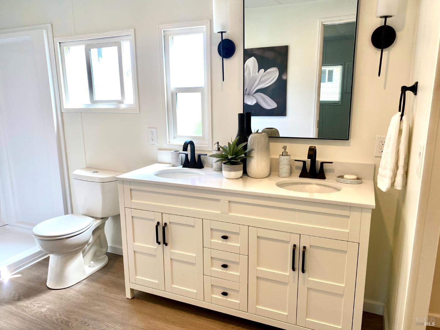 Detail Gallery Image 12 of 22 For 504 Vera Cruz Ave, Novato,  CA 94949 - 2 Beds | 2 Baths