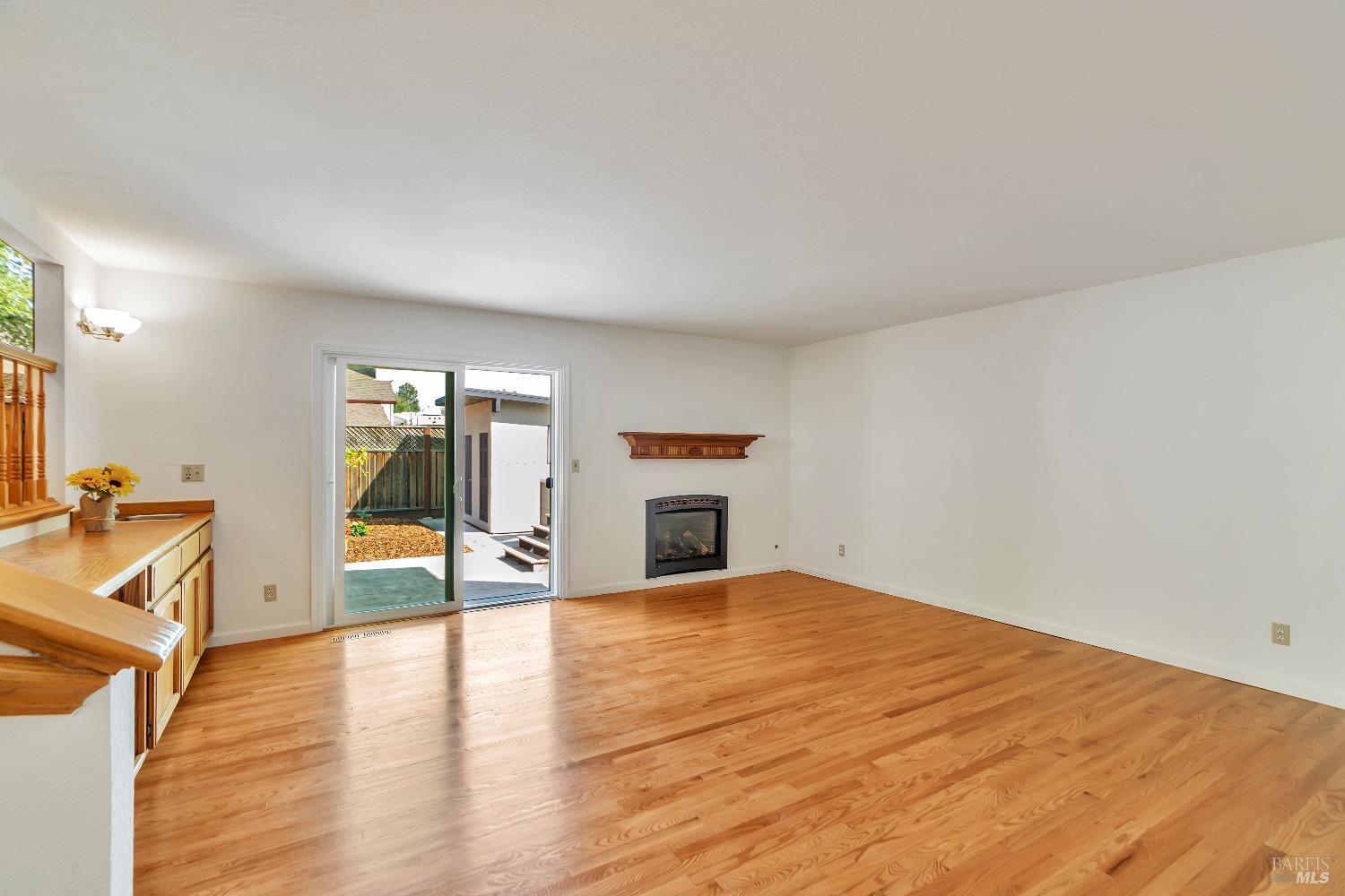 Detail Gallery Image 13 of 36 For 9525 Camelot Dr, Windsor,  CA 95492 - 4 Beds | 2/1 Baths