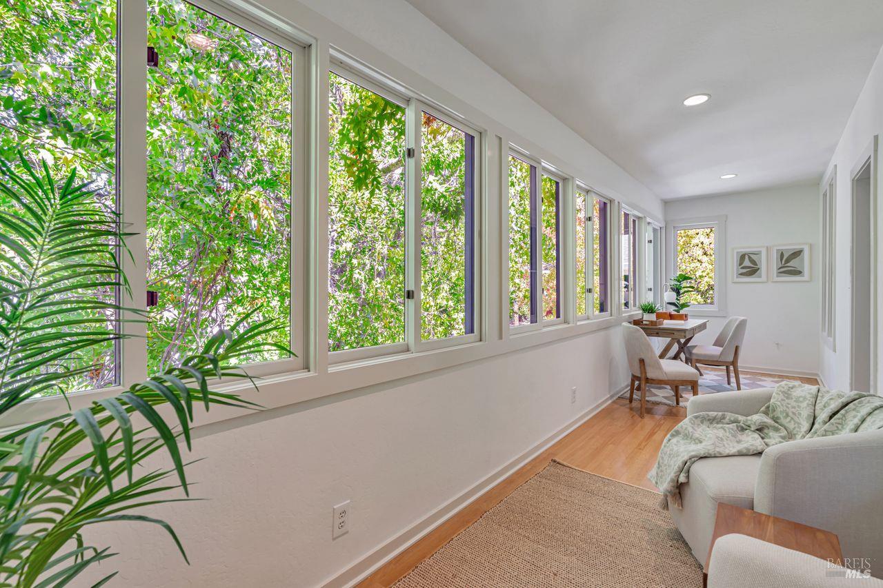 Detail Gallery Image 14 of 27 For 105 Bayview St, San Rafael,  CA 94901 - 3 Beds | 2 Baths