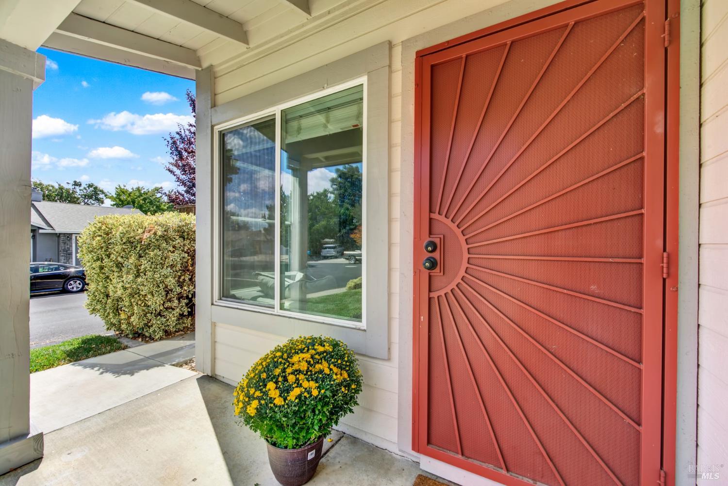 Detail Gallery Image 4 of 48 For 376 Bishop Dr, Vacaville,  CA 95687 - 3 Beds | 2 Baths