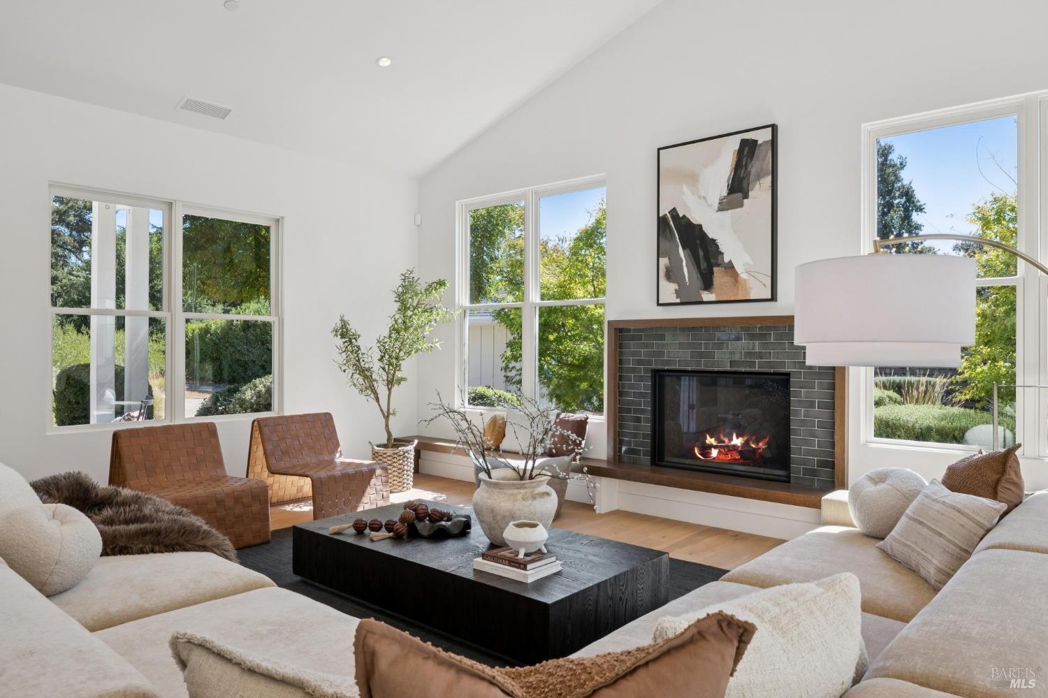 Detail Gallery Image 13 of 96 For 20685 5th St, Sonoma,  CA 95476 - 3 Beds | 3/1 Baths